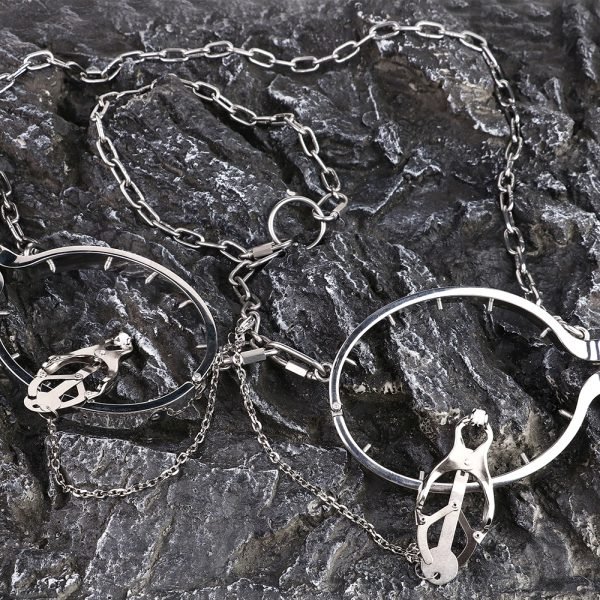 Spiralstimulierende nipple clamps – Metallische Extreme Restraints für weibliche Fesselungsfantasien – Bild 12