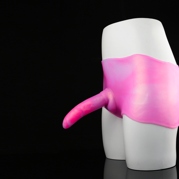 Damen-Strap-On mit realistischem Dildo – Kurvige Ästhetik und echtes Hautgefühl – Bild 9