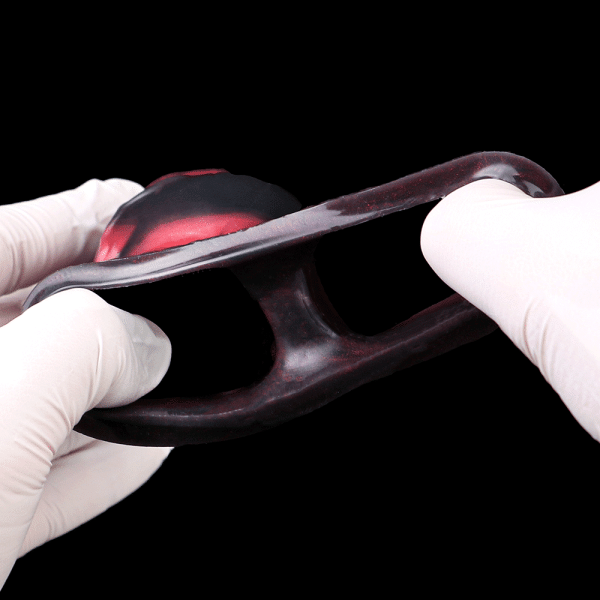 Fantasy Blutrotes Silikon Vaginapenis - Mit Hodenfixierungsring – Bild 4