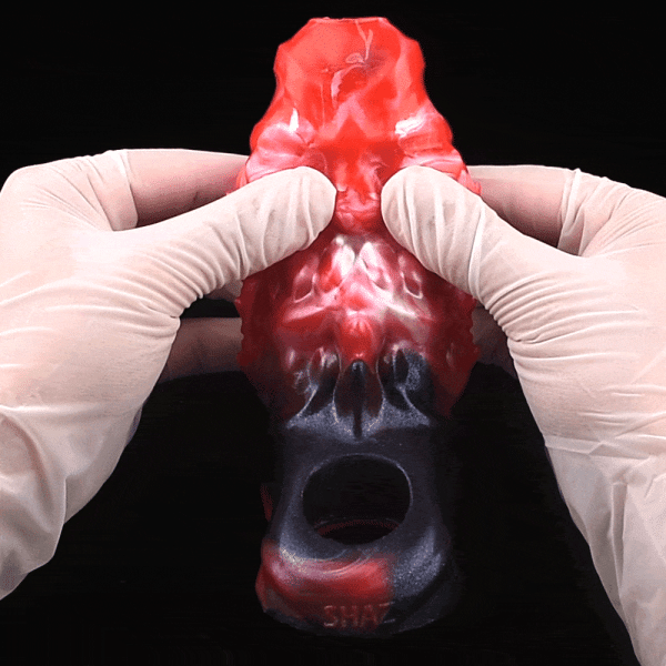 Monster-Fantasy Vibrations-Mikropenis - Blutrotes Silikon mit Hodenfixierung und Ringsystem – Bild 4